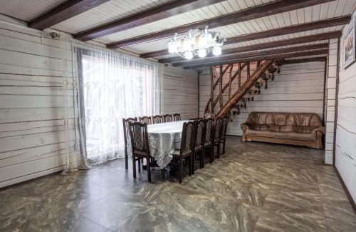 Mykulychyn Apartamento | Liz and Sophie