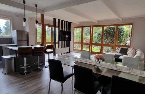 Woori Yallock Casa | Liz Garden country house
