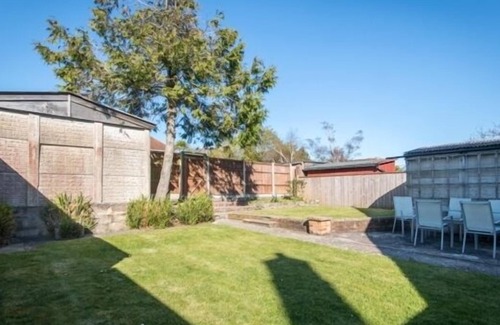 Swanage Cabaña | Lizards Rest - a large budget friendly home for the extended family