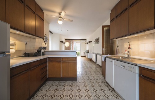 Bezigrad District Casa | Ljubljana C17: five-bedroom house with a garden & parking