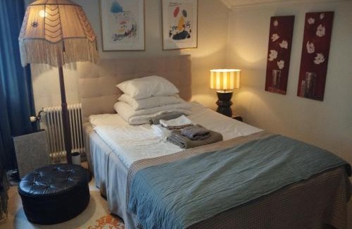 Umea Apartamento | Ljus vindslägenhet- Nära Centralstationen
