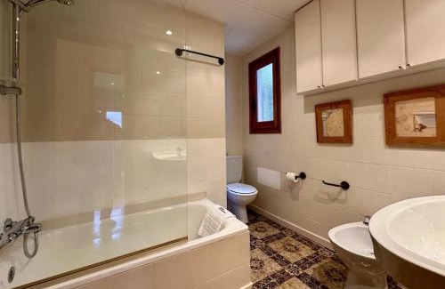 Llivia Apartamento | Llívia, Cerdaña, alojamiento con piscina y pista de tenis