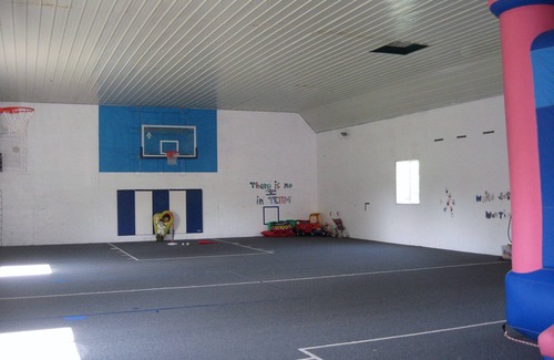Urbandale Casa | Cuartos de servicio (1,700 pies cuadrados para 6) en Huge House en 4 acres en límites de la ciudad