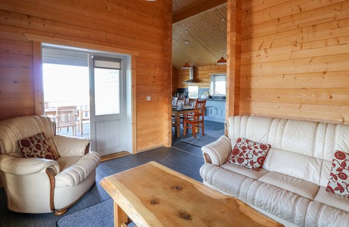 Llanllwchaiarn Cabaña | LLAINLWYD, pet friendly, character holiday cottage in New Quay