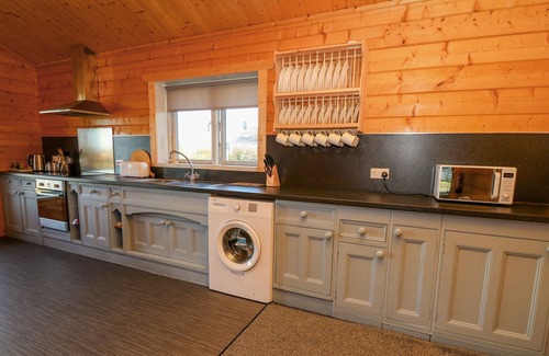 Llanllwchaiarn Cabaña | LLAINLWYD, pet friendly, character holiday cottage in New Quay