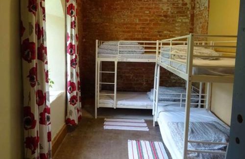 Llanfyllin Hostal | Llanfyllin Workhouse - Y Dolydd