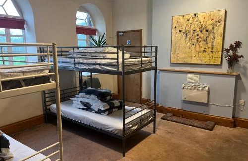 Llanfyllin Hostal | Llanfyllin Workhouse - Y Dolydd