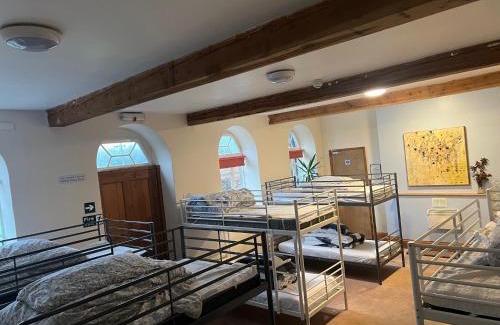 Llanfyllin Hostal | Llanfyllin Workhouse - Y Dolydd