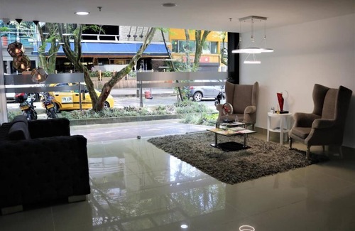 Zona Rosa Hotel | Lleras Express