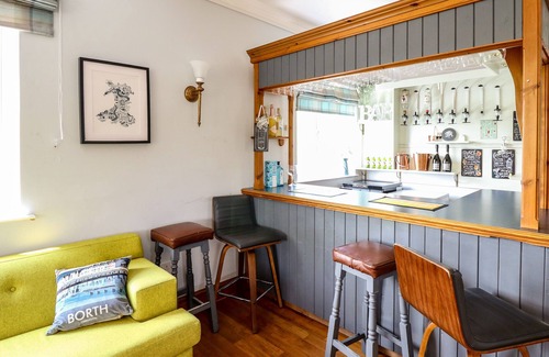 Llandre Cabaña | Llety Ceiro, BOW STREET, GALES