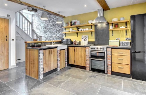 Machynlleth Casa | Elegante refugio de 5 estrellas con sala de juegos, grabadoras de leña y muchas características únicas. Establecido en un felizmente