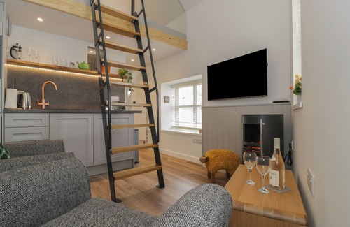 Cemaes Bay Cabaña | Llofft Penwaig