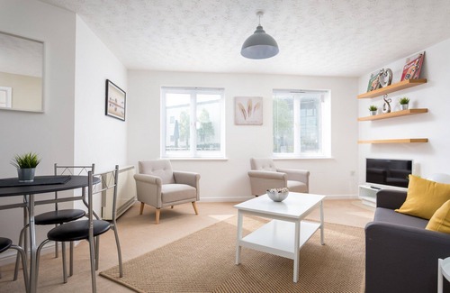 Cheltenham Apartamento | Lloyd Close Cheltenham and Town Centre