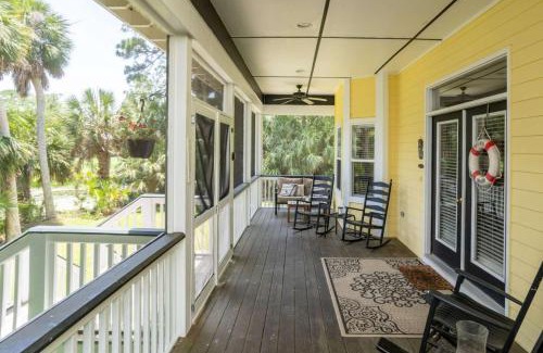 Saint Helena Island Casa | Lloyd's Lodge at Davis Love Dr