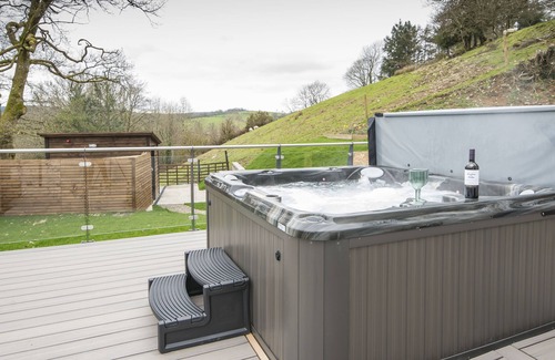 Llansawel Casa | Llwynblyfyn Escape to Luxury.