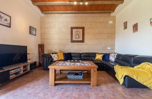 Sant Jaume d'Enveja Casa | Lo Guaret.