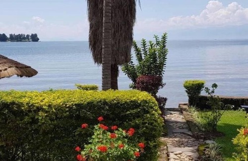 Gisenyi Apartamento | LOB Light Apartment at KIVU Beach