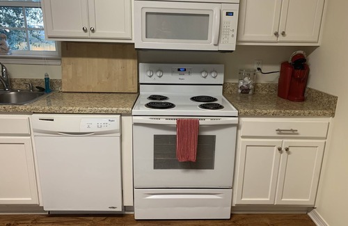 Fairhope Casa | Lob Lolly 181 A is a Pet Friendly 1400 Sq Ft House w/ 6ft privacy Fence