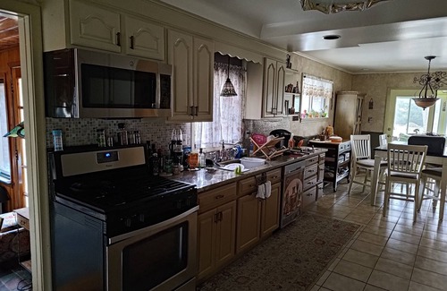 Livonia Casa | Local Livonia House