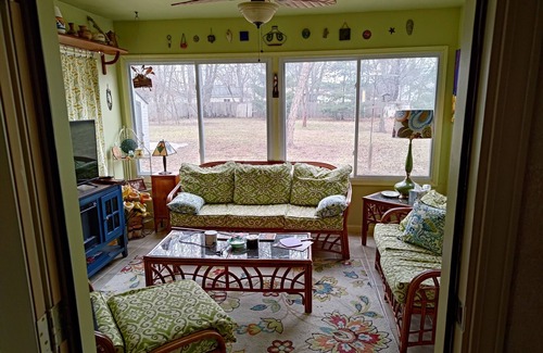 Livonia Casa | Local Livonia House