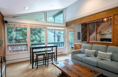 Vail Apartamento | Local's Condo in Vail Steps from Ski Shuttle