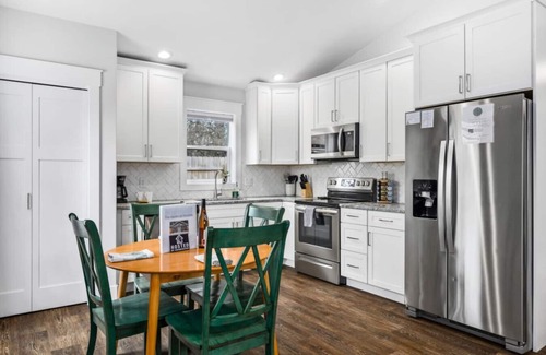 Traverse City Casa | Locally Owned 2BR w/ Hot Tub