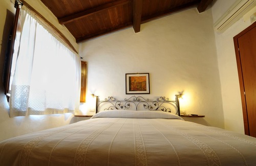 Pauli Arbarei Cama Y Desayuno | Locanda La Rosa