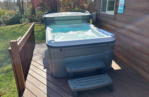 New Marshfield Cabina | Situado en las estribaciones de la Hocking Hills