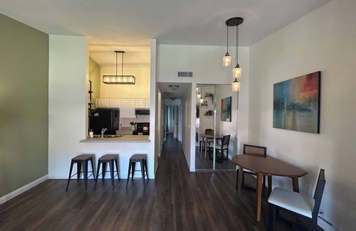 North Mountain Condominio | Located in a gated community - calm and welcoming perfect for a quiet time away.