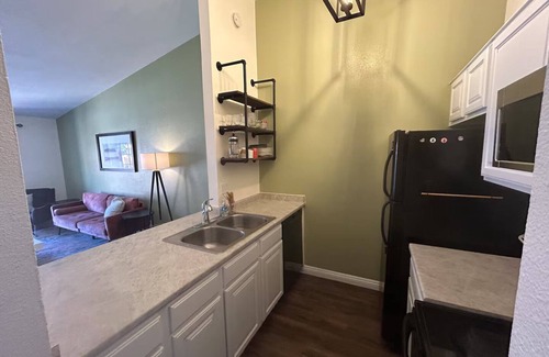 North Mountain Condominio | Located in a gated community - calm and welcoming perfect for a quiet time away.