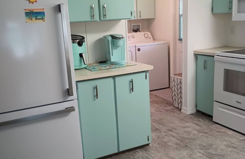 Jacarandas Casa | Located in southwest Florida, close to a vibrant downtown, and sandy beaches!