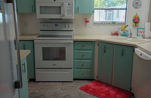 Jacarandas Casa | Located in southwest Florida, close to a vibrant downtown, and sandy beaches!