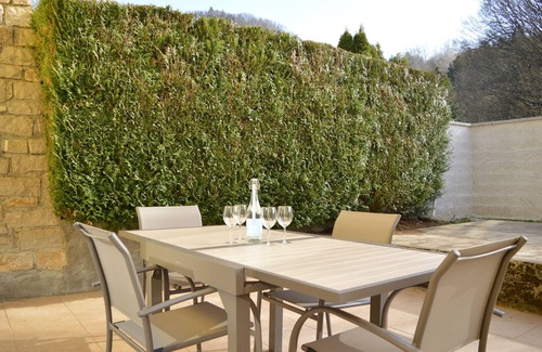 Ney Casa | Located in the heart of the Jura, close to lakes and waterfalls!