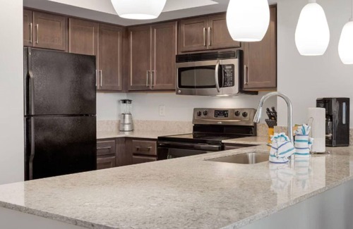 Cherry Grove Beach Complejo | Located On Cherry Grove Beach-Wyndham Towers On The Grove- 3 Bd. Dx. Oceanfront