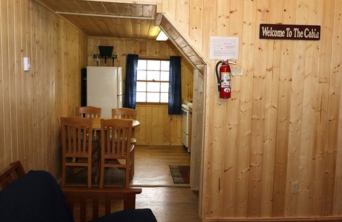 Red River Cabina | Located on our Private Fishing Pond