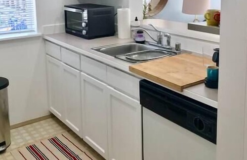 Old Ballard Condominio | Located one block away from Ballard's Market Street.
