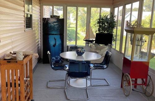 Lady Lake Casa | Located Right Between Sumter Landing and Spanish Springs!