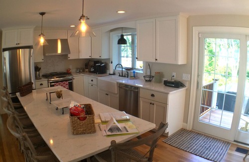 Falmouth Casa | Ubicado a pasos de la calle principal y .7 millas del Surf Drive Beach