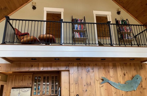 Lake Toxaway Casa | Convenientemente ubicado cerca de los servicios de montaña, pero escondido para la relajación.