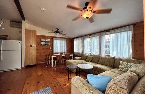 Bass River Cabina | 10 millas a Nantucket Sound, piscina, hermosos jardines, piscina, ideal para familias