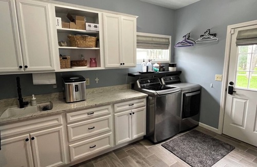 Granger Casa | LOCATION A++ Spacious 5-bedroom home, walk to dinner & ice cream. A kid kingdom!