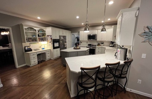 Granger Casa | LOCATION A++ Spacious 5-bedroom home, walk to dinner & ice cream. A kid kingdom!