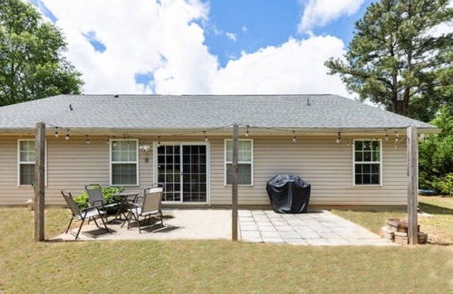 Duncan Casa | Location, Convenience, Comfort! Spacious home in a quite neighborhood, near GSP