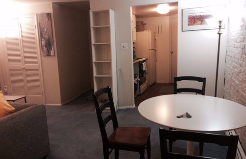 Stanton Park Apartamento | Ubicación, comodidad y encanto en Capitol Hill. Estacionamiento GRATIS incluido