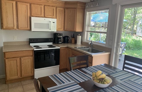 Mashpee Casa | Location! Gorgeous house near a beautiful lake, 15 min to the best ocean beaches