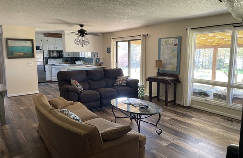 Hartwell Casa | LOCATION! Lakefront House with Dock near Hartwell Marina/Downtown Kayaks/Firepit