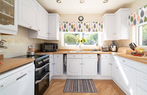 Bembridge Casa | Location! Lane End Road Bembridge Isle of Wight Family Holiday Home Great Garden