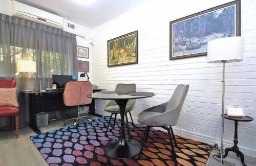Crawley Apartamento | LOCATION LIFESTYLE CONVENIENCE! WIFI NETFLIX WINE