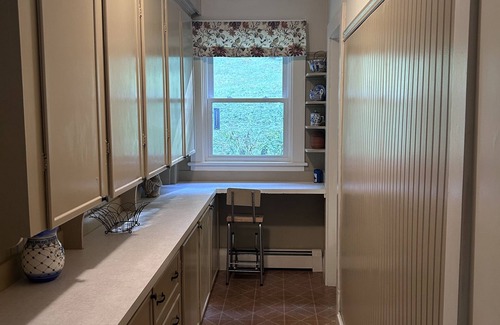 Great Barrington Casa | Location Location! Comodidad y privacidad tan cerca del centro