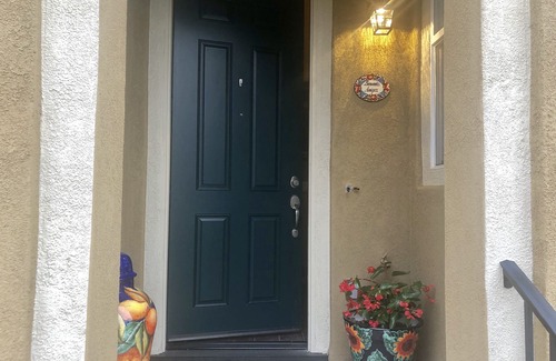 Torrey Highlands Village Condominio | Location! location! 1760 sqft townhome totally equipped near the beach!